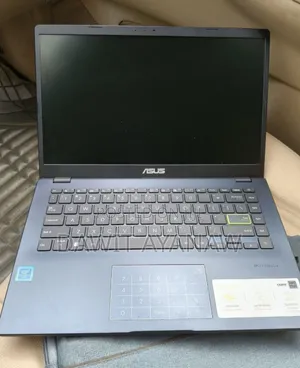 New Laptop Asus 4GB Intel Core 2 Quad SSD 60GB
