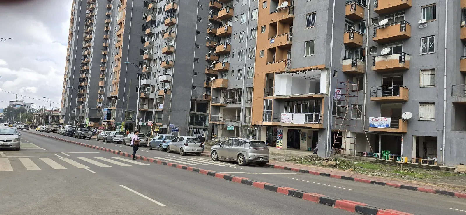 የሚሸጥ 40/60 ኮንዶሚኒየም ሱቅ መገናኛ