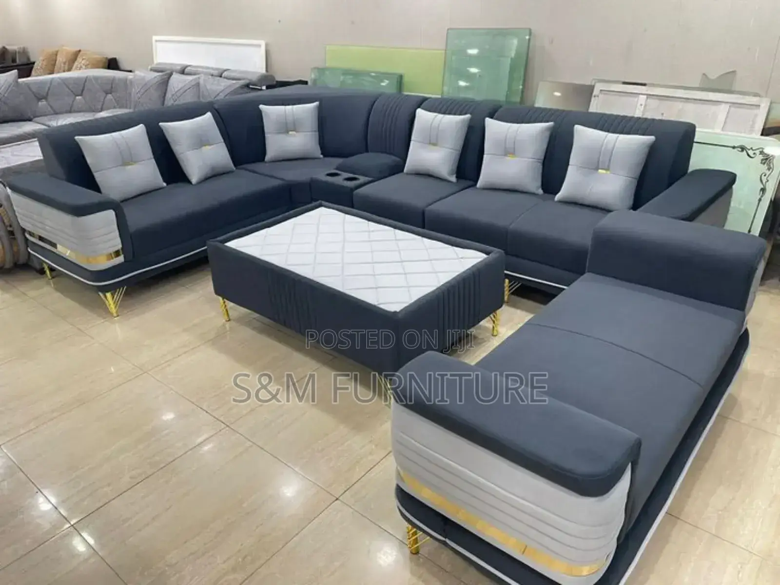Stylish L Shape Sofa With Aluminium Sofa Legs