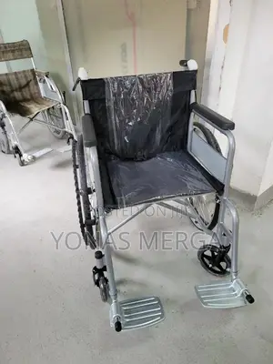 Wheelchair With Propelling Rings,Attendant Brakes, Seat Belt