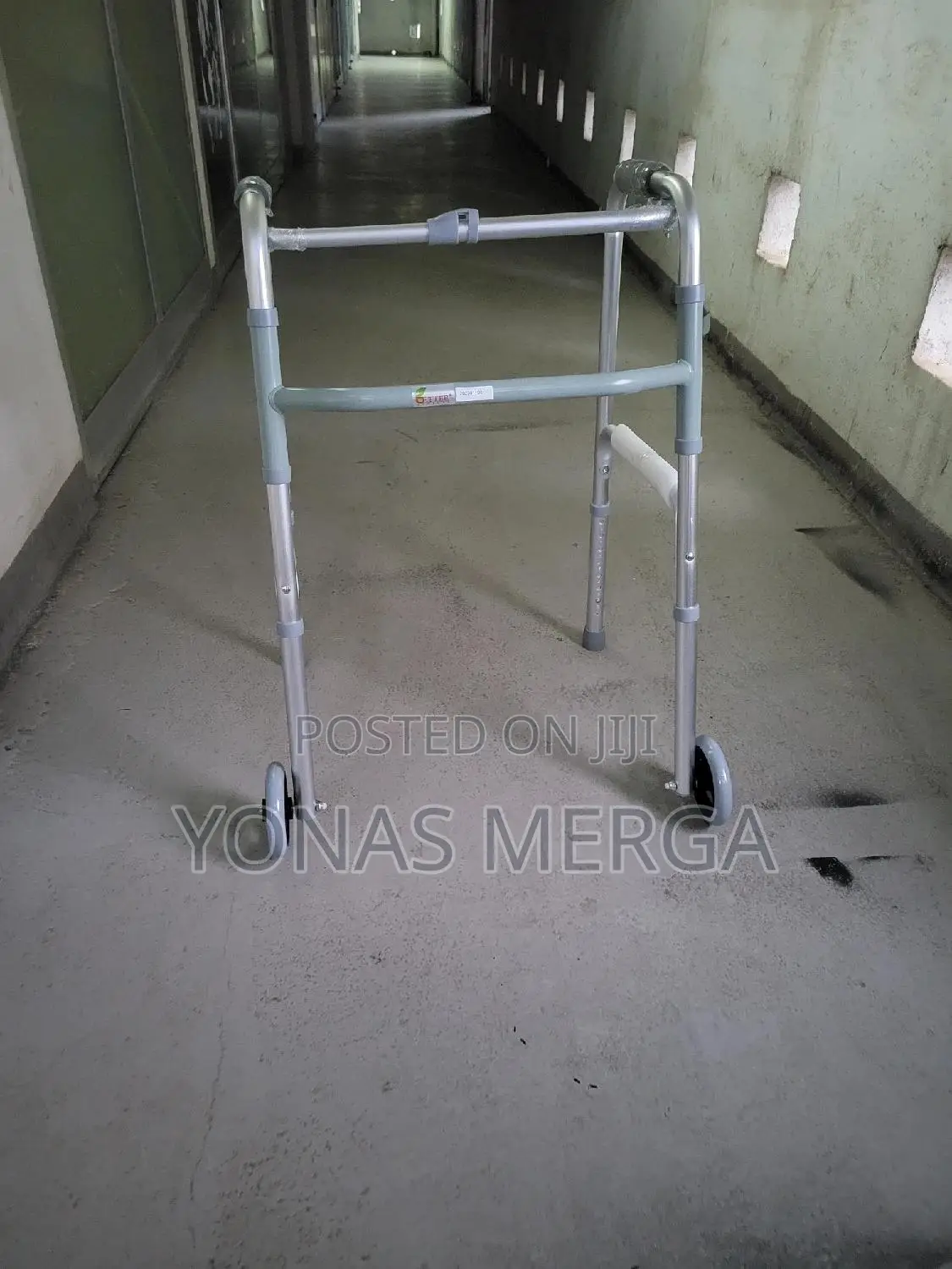 Walker/[3-in-1 STAND ASSIST]: This Folding Walker