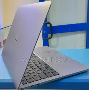 Photo - New Laptop Apple MacBook Pro M1 8GB Apple M1 Pro SSD 256GB