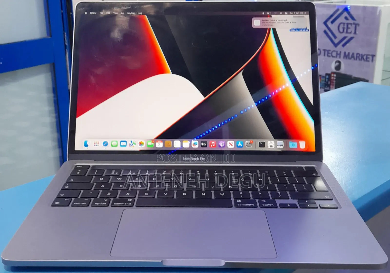 New Laptop Apple MacBook Pro M1 8GB Apple M1 Pro SSD 256GB
