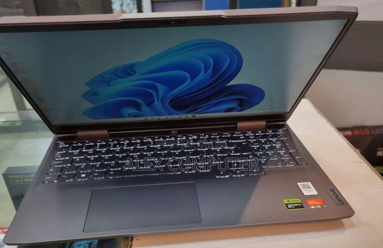 New Laptop Lenovo LOQ 15IRH8 16GB AMD Ryzen 5 SSD 512GB