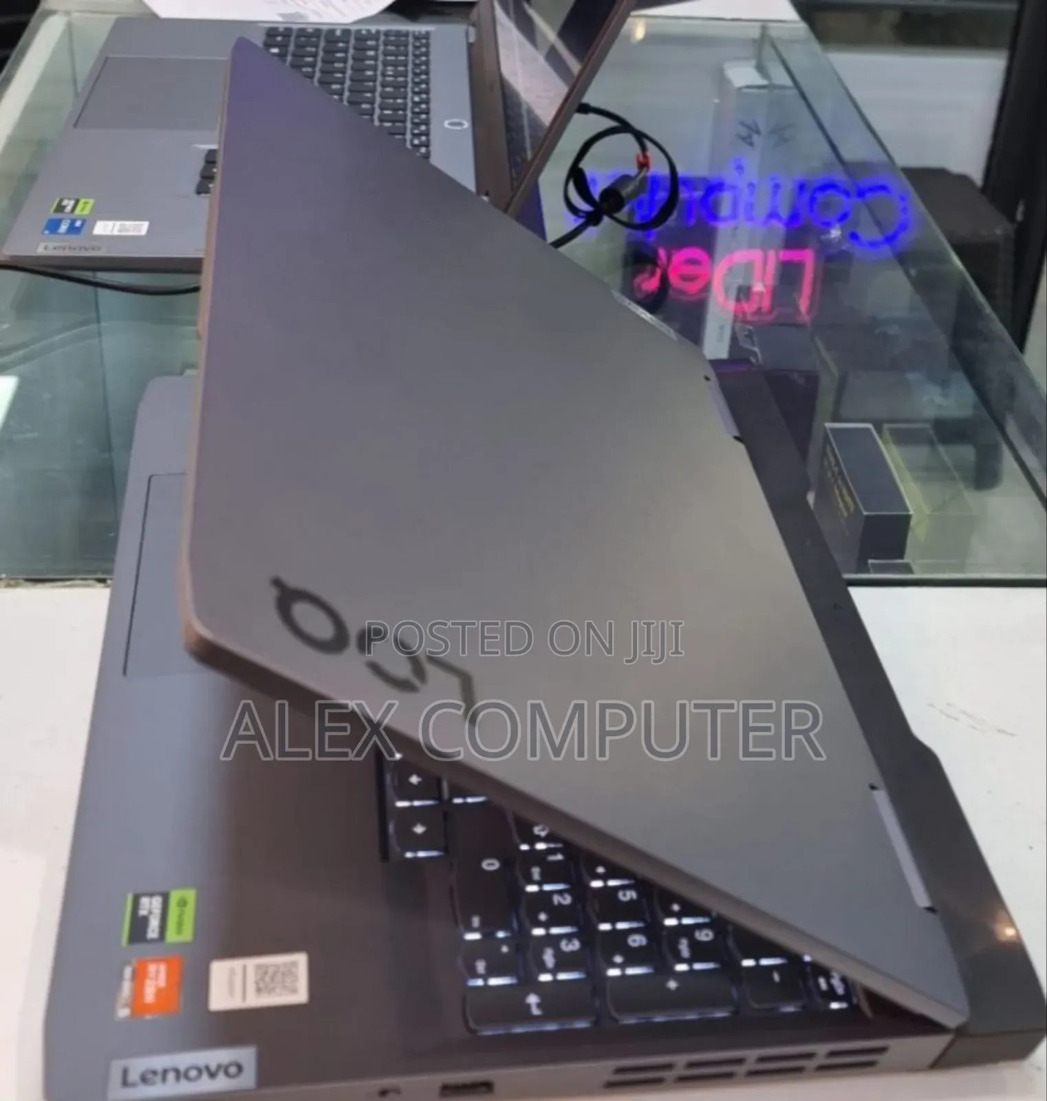 New Laptop Lenovo LOQ 15IRH8 16GB AMD Ryzen 5 SSD 512GB