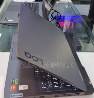 New Laptop Lenovo LOQ 15IRH8 16GB AMD Ryzen 5 SSD 512GB