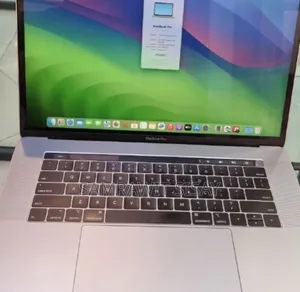 New Laptop Apple MacBook Pro 2018 16GB Intel Core I7 SSD 512GB