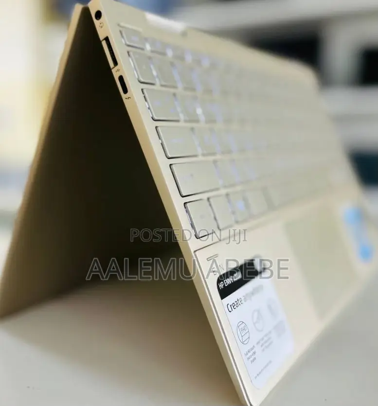 New Laptop HP Envy X360 8GB Intel Core I7 SSD 512GB
