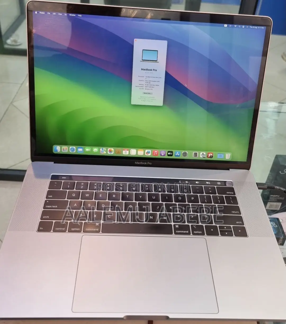 New Laptop Apple MacBook Pro 2018 16GB Intel Core I7 SSD 512GB