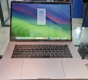 New Laptop Apple MacBook Pro 2018 16GB Intel Core I7 SSD 512GB