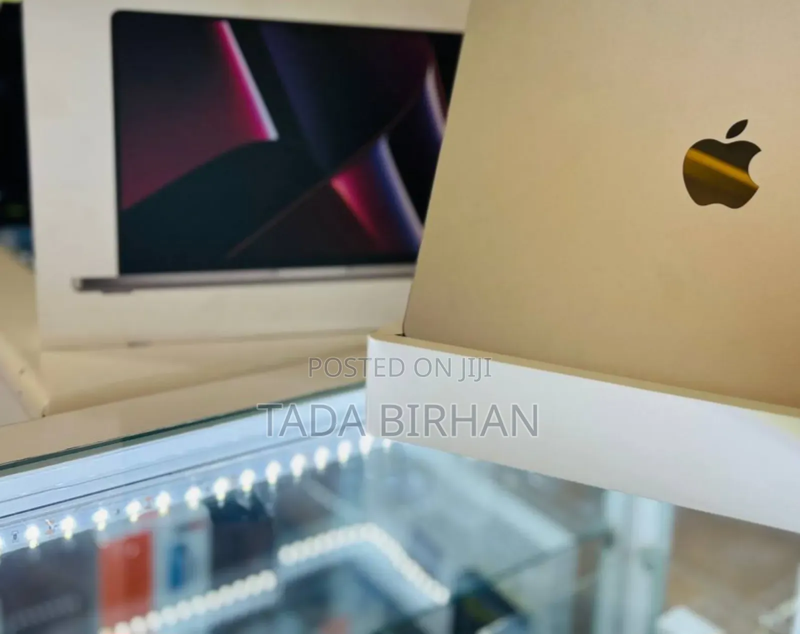 New Laptop Apple MacBook Pro 2022 M2 16GB Apple M2 SSD 512GB