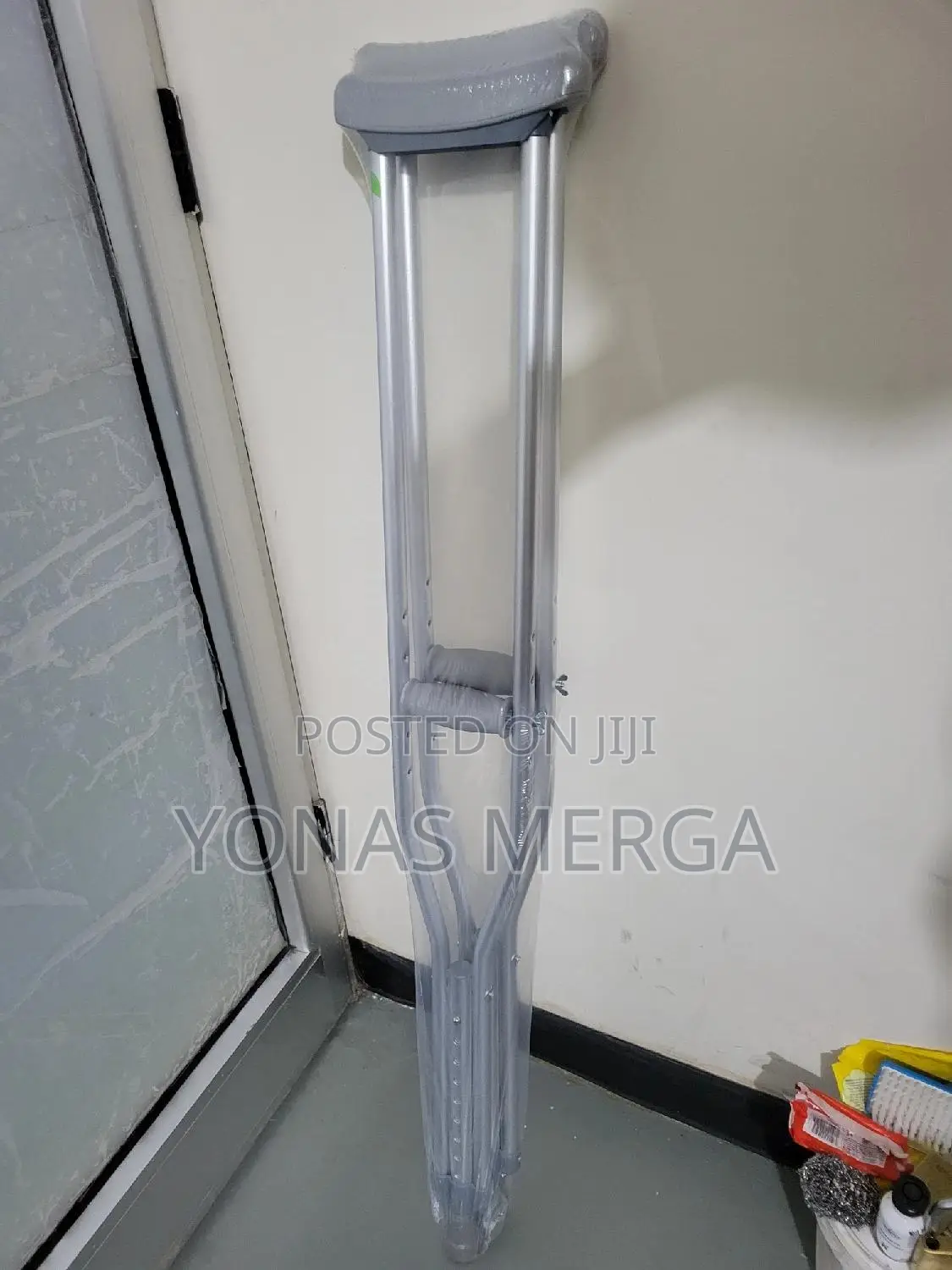 Crutches - Standard Crutches, With Damping Spring,Adjustable