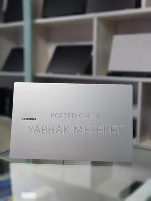 Photo - New Laptop Samsung 8GB Intel Core I5 SSD 256GB