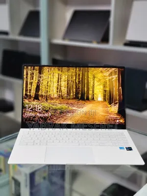 New Laptop Samsung 8GB Intel Core I5 SSD 256GB