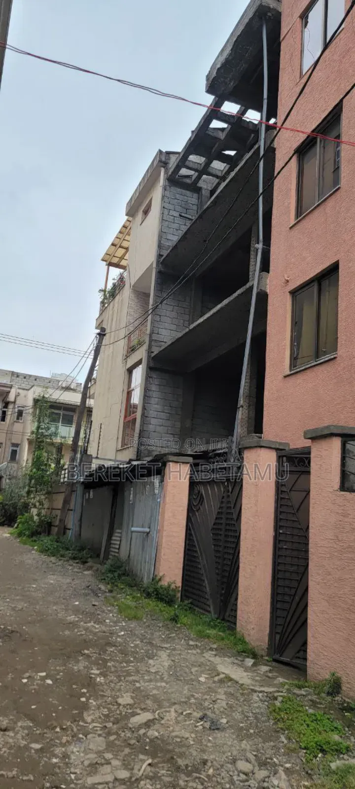5bdrm Mansion in አዲስ አበባ, Nifas Silk-Lafto for sale