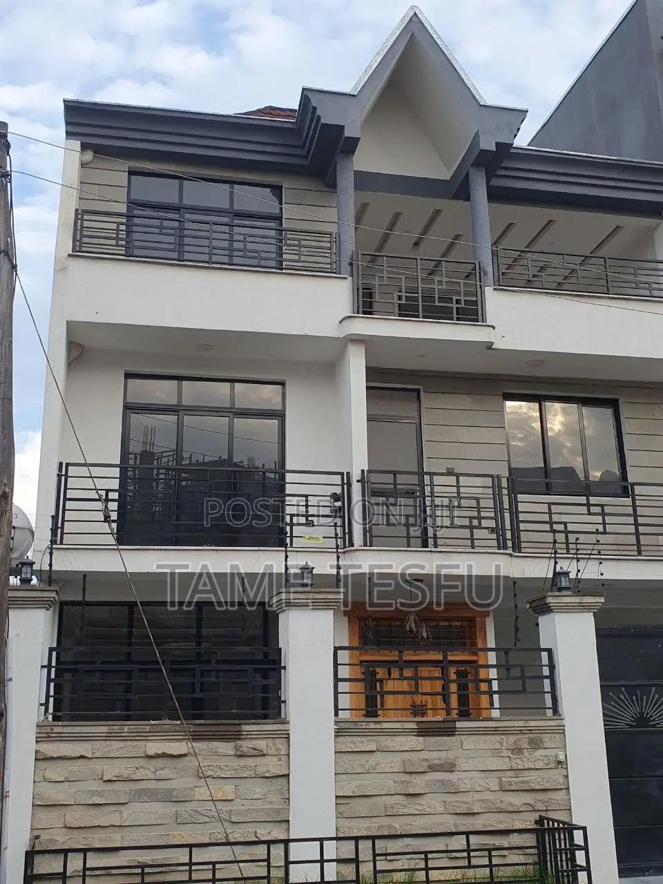 Furnished 6bdrm House in Summit, Bole for sale