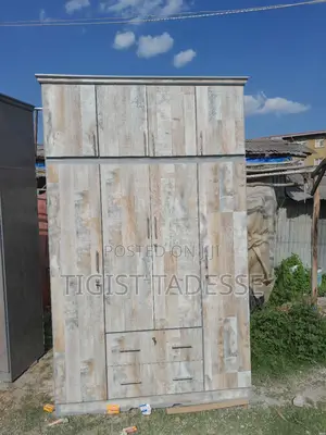 150cm ተሰቃይ ላምኔት ቁም ሳጥን ፅድት ያለ ስለ ጥንካሬው አይተው ይወስኑ