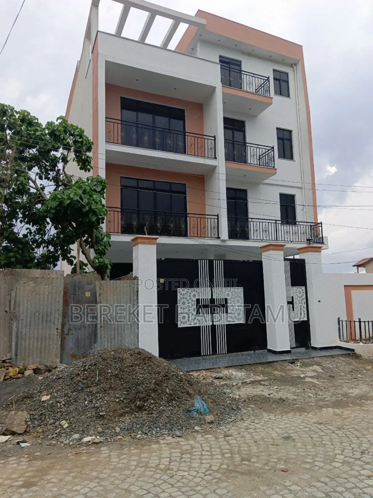 Furnished 6bdrm Mansion in አዲስ አበባ, Nifas Silk-Lafto for sale