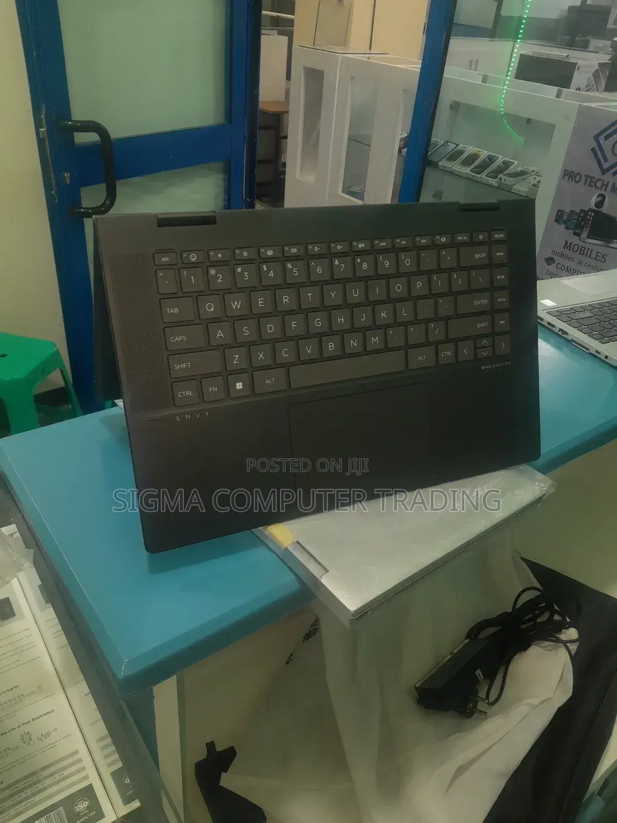 New Laptop HP Envy X360 8GB AMD Ryzen 5 SSD 512GB