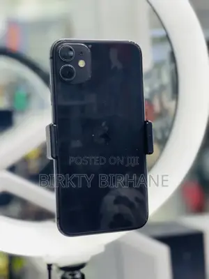 Photo - Apple iPhone 11 64 GB Black