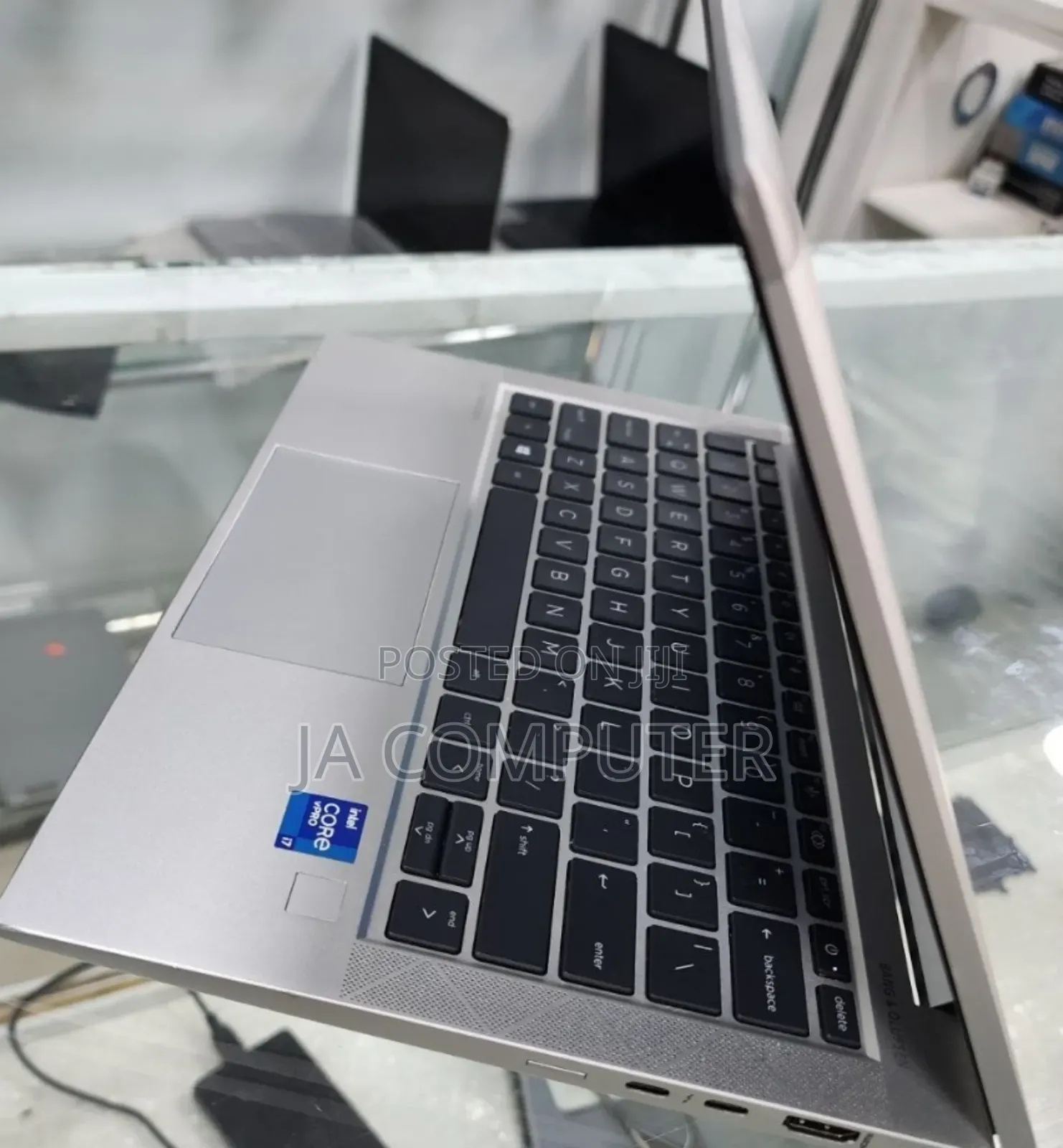 New Laptop HP EliteBook 830 G8 16GB Intel Core I7 SSD 512GB