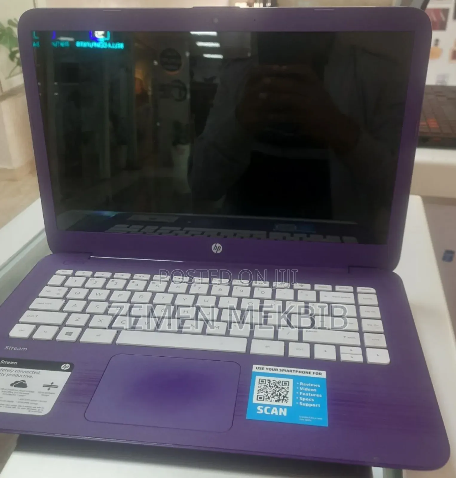 New Laptop HP 4GB Intel Xeon HDD 250GB