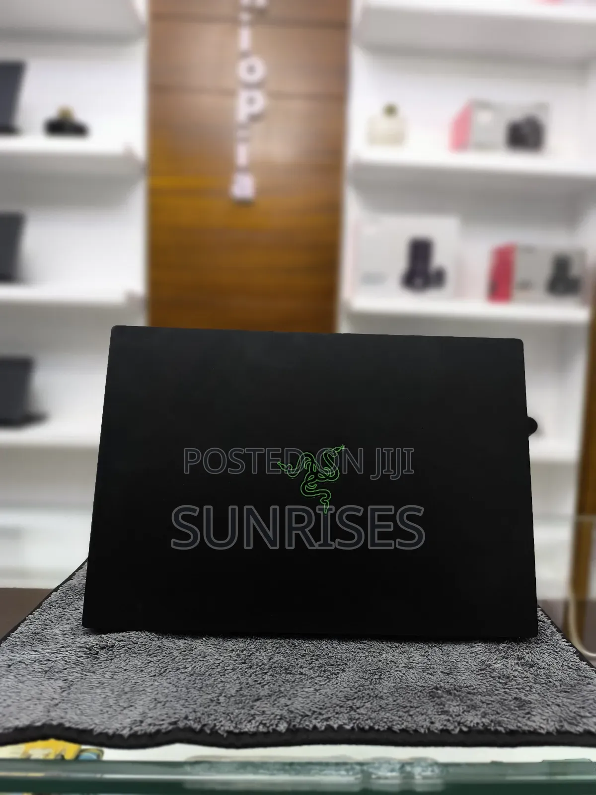 New Laptop Razer Blade Advanced 16GB AMD Ryzen 9 SSD 1T