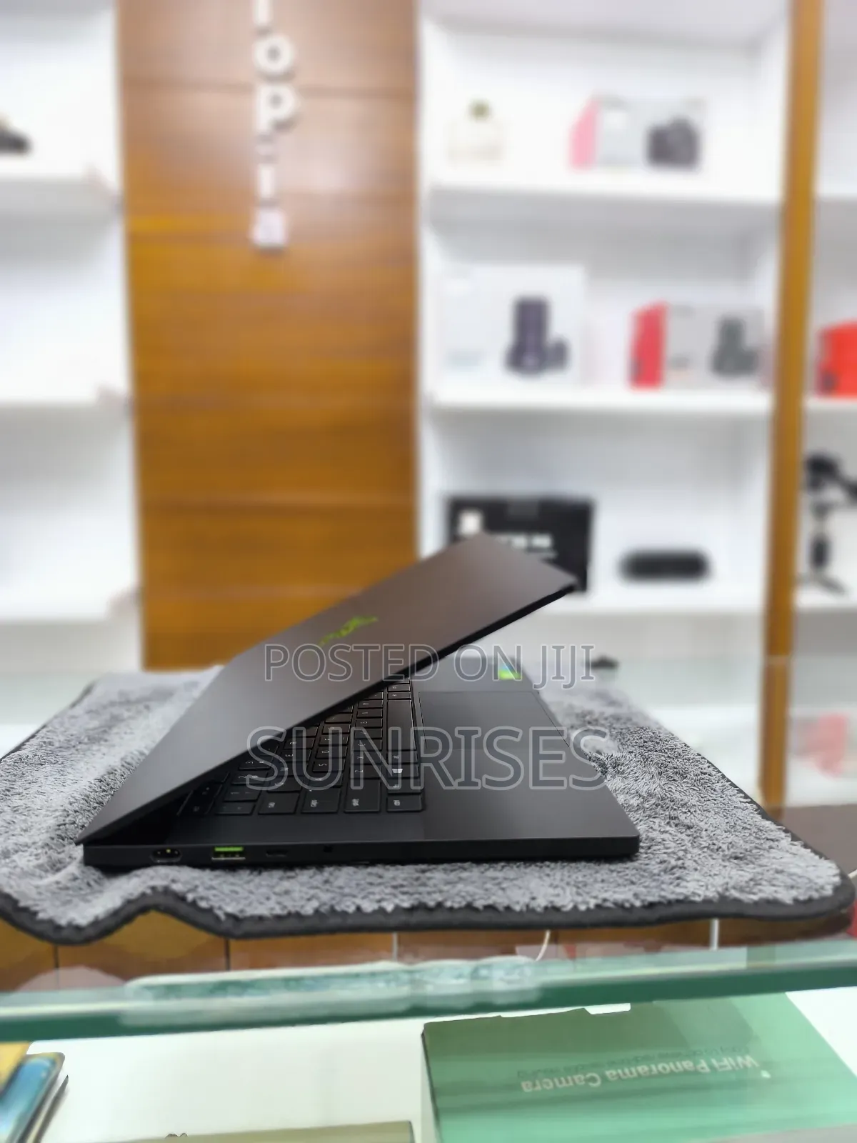 New Laptop Razer Blade Advanced 16GB AMD Ryzen 9 SSD 1T