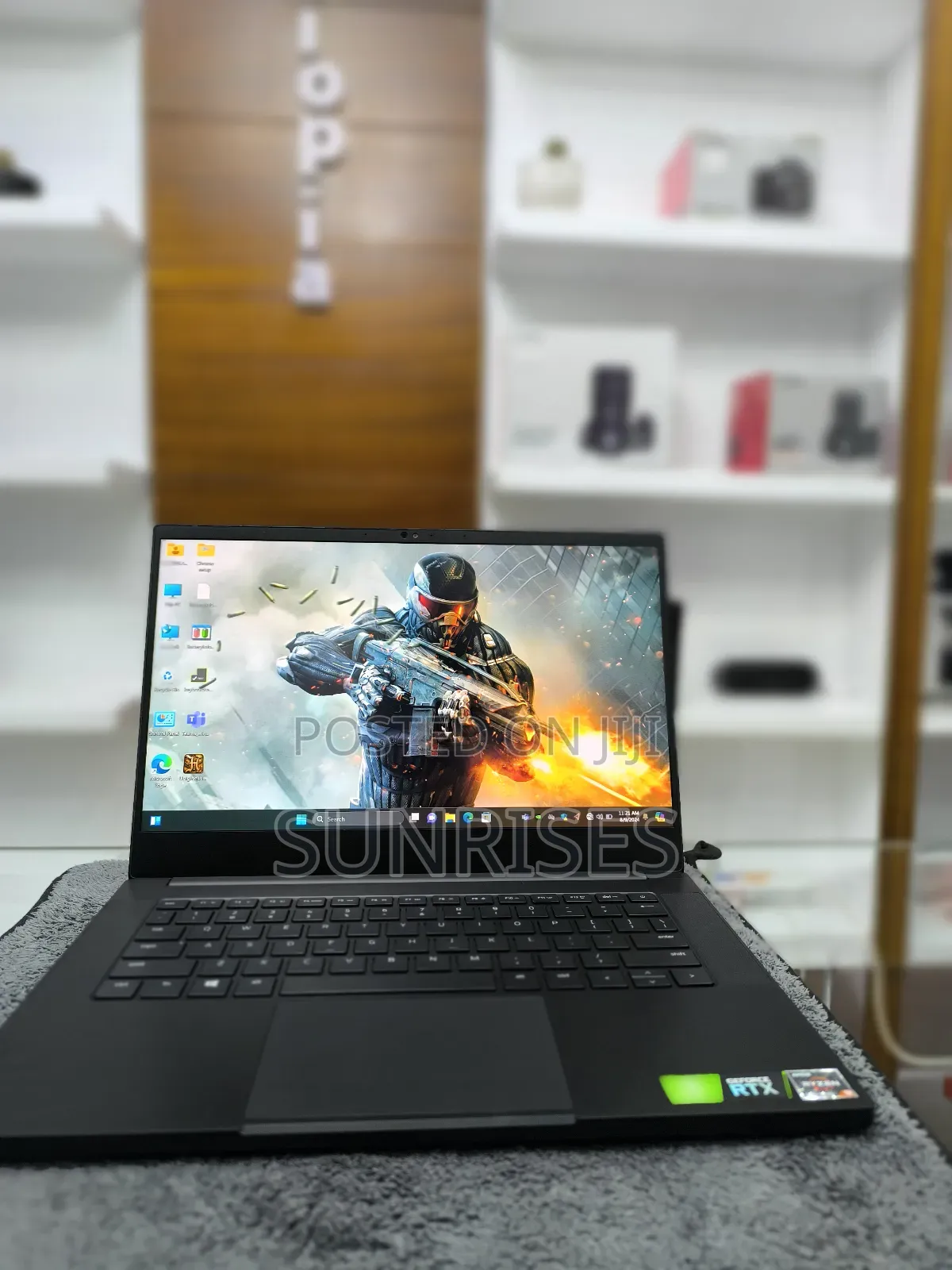 New Laptop Razer Blade Advanced 16GB AMD Ryzen 9 SSD 1T
