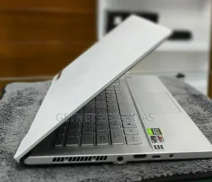 New Laptop Asus ROG Zephyrus G15 16GB AMD Ryzen 9 SSD 1T