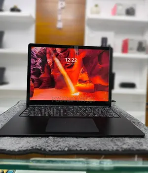 New Laptop Microsoft Surface 16GB Intel Core I7 SSD 256GB