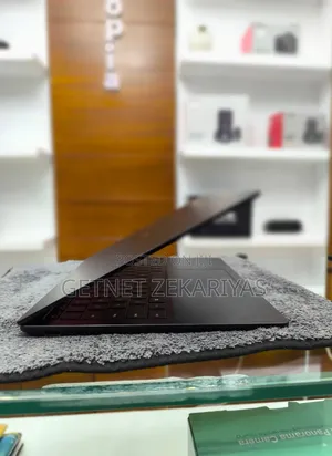 New Laptop Microsoft Surface 16GB Intel Core I7 SSD 256GB