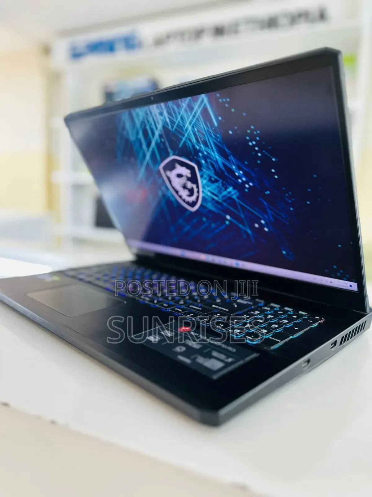 New Laptop MSI GP75 Leopard 16GB Intel Core I7 SSD 1T