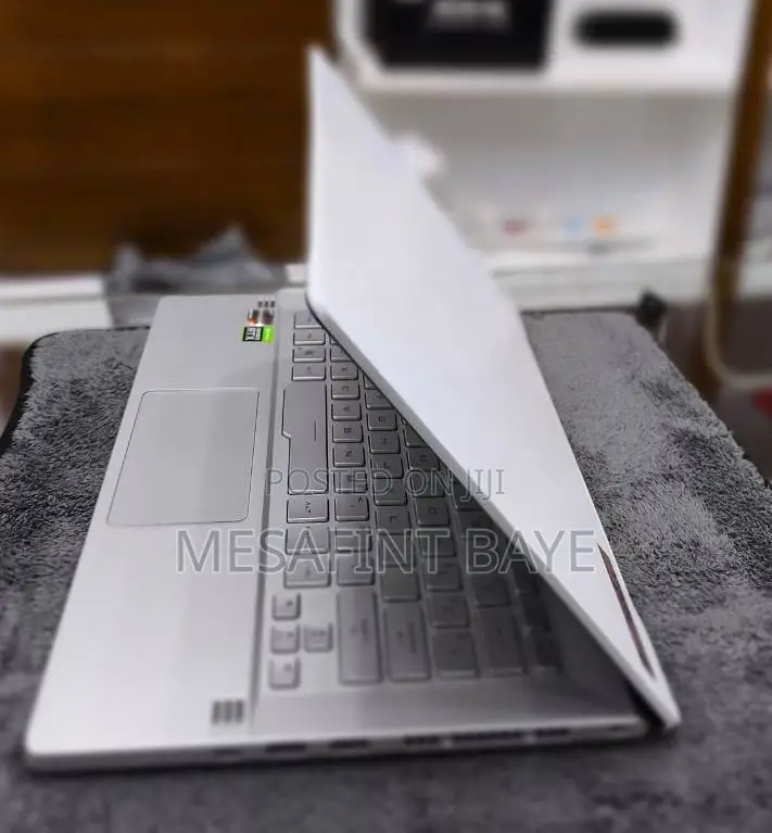 New Laptop Asus ROG Zephyrus G14 16GB AMD Ryzen 9 SSD 1T