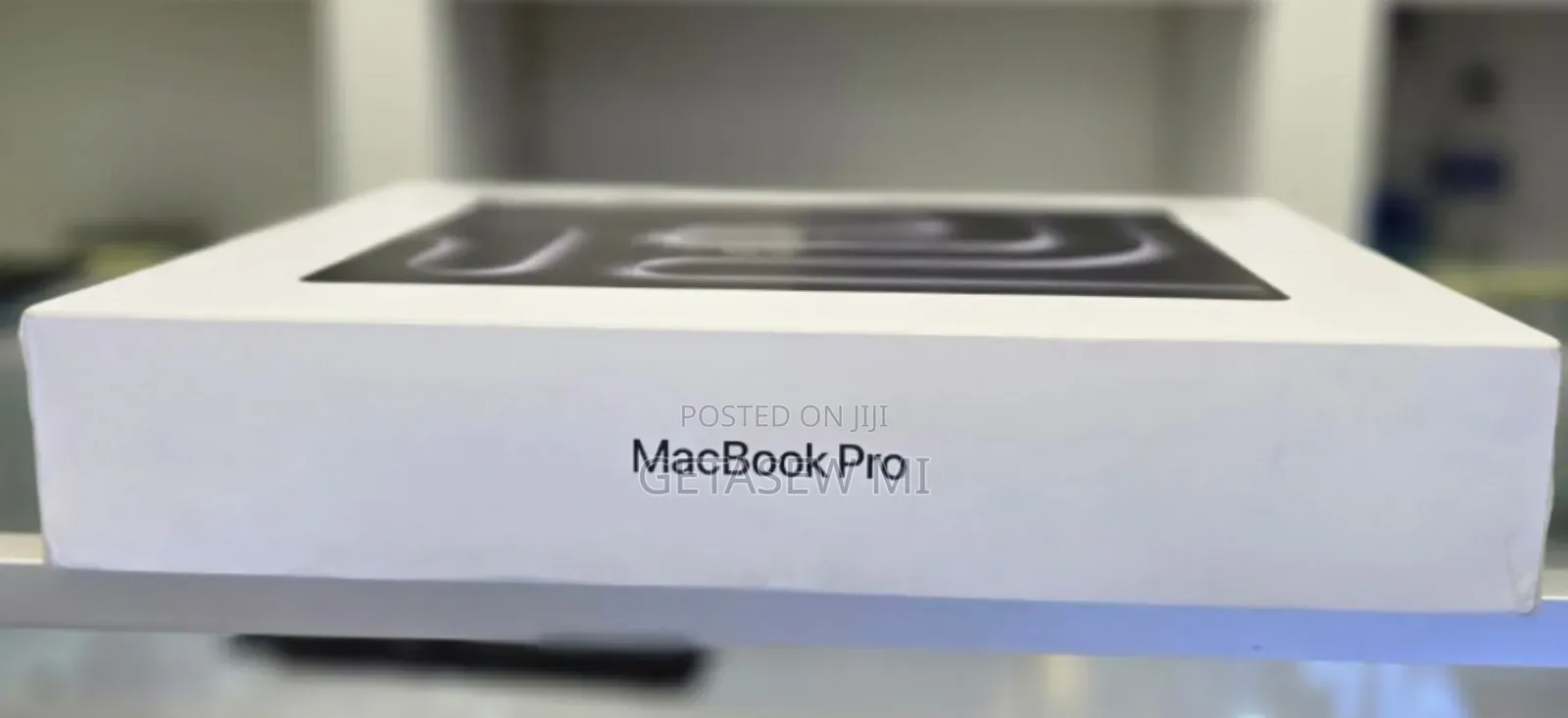 New Apple MacBook Pro 2023 M3 14-Inch 18GB Apple M3 Pro SSD 512GB