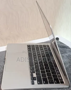 New Laptop Apple MacBook Pro M1 8GB Intel Core I5 SSD 256GB