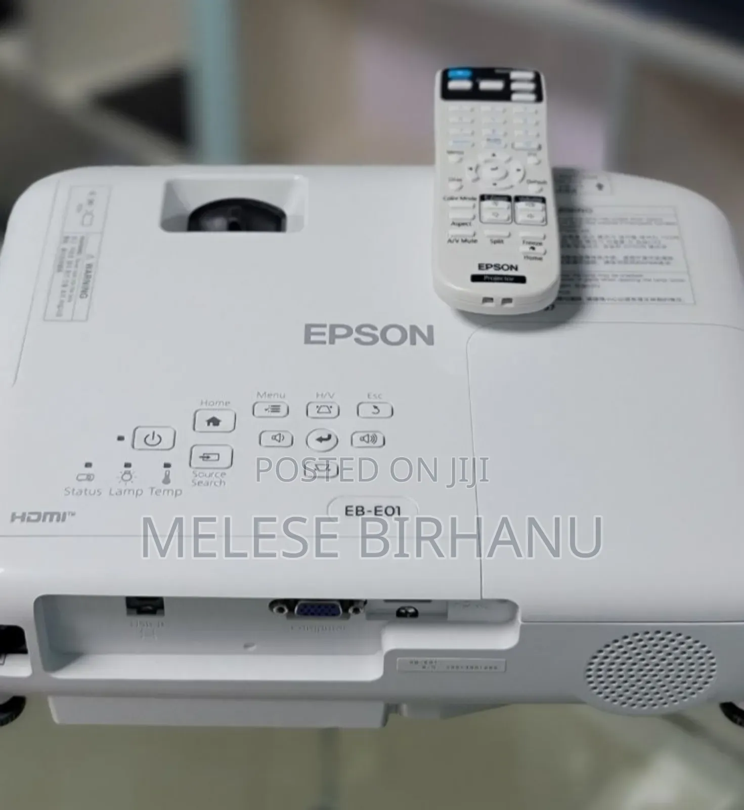 New Epson EB-E01 Projector