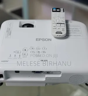 New Epson EB-E01 Projector