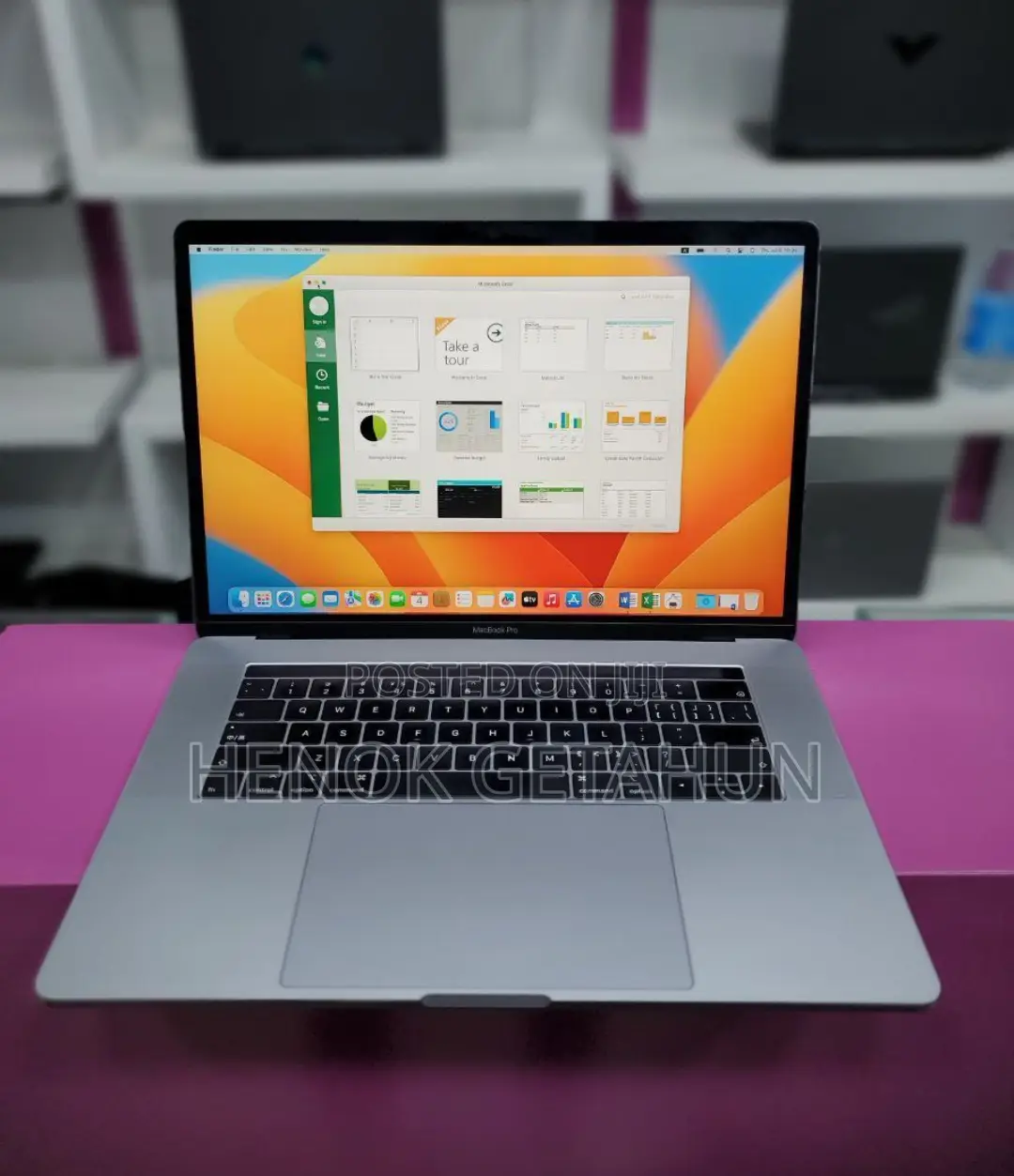 New Laptop Apple MacBook Pro 2018 32GB Intel Core I9 SSD 1T