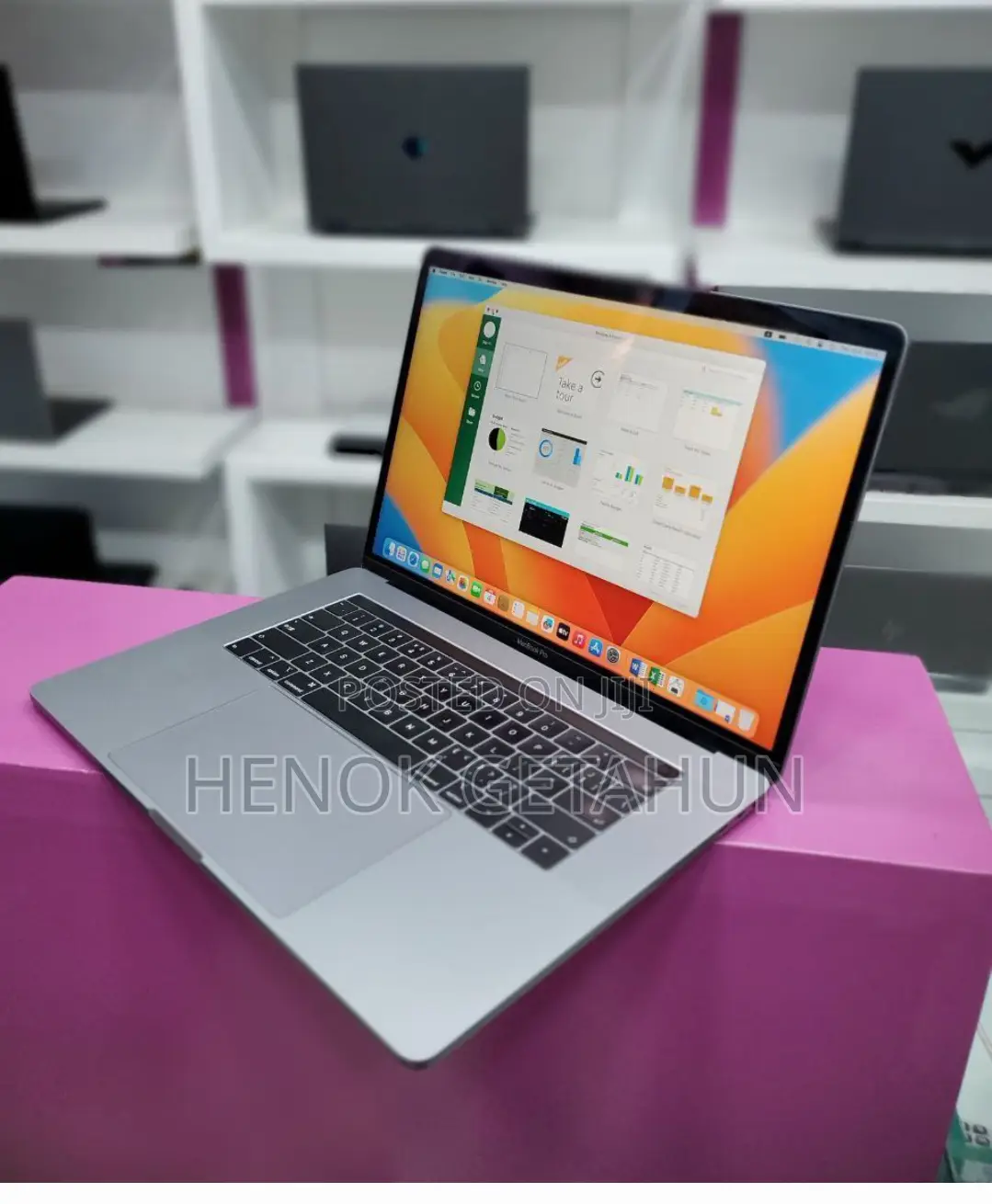 New Laptop Apple MacBook Pro 2018 32GB Intel Core I9 SSD 1T