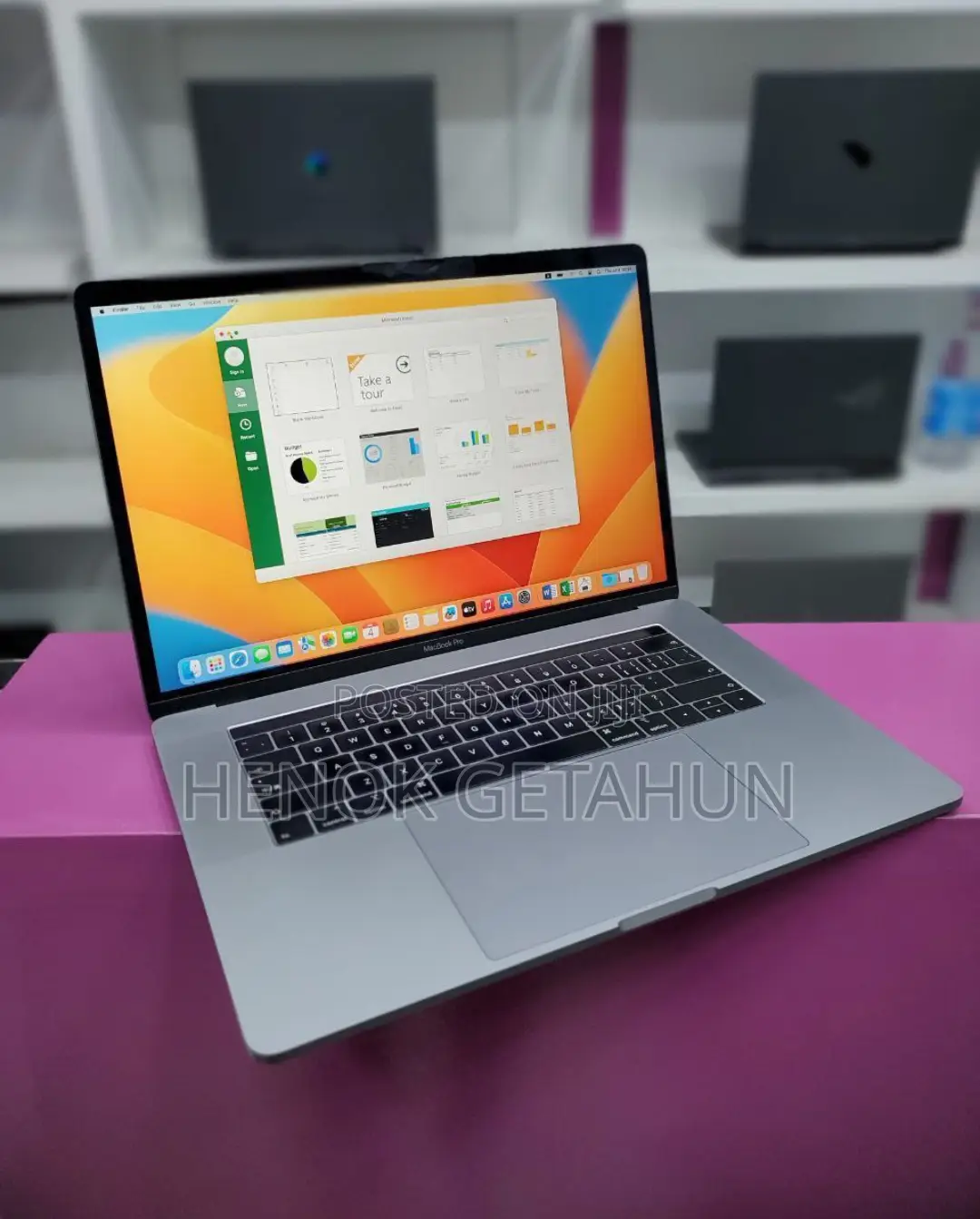 New Laptop Apple MacBook Pro 2018 32GB Intel Core I9 SSD 1T