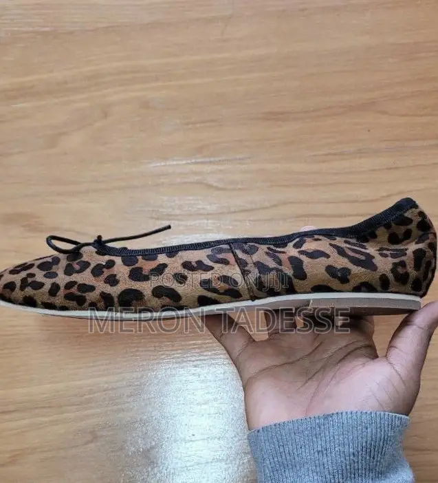35 ቁጥር ሞደ ጠባብ ጫማ ፡ ነብራማ Small Size Shoe Tiger Print