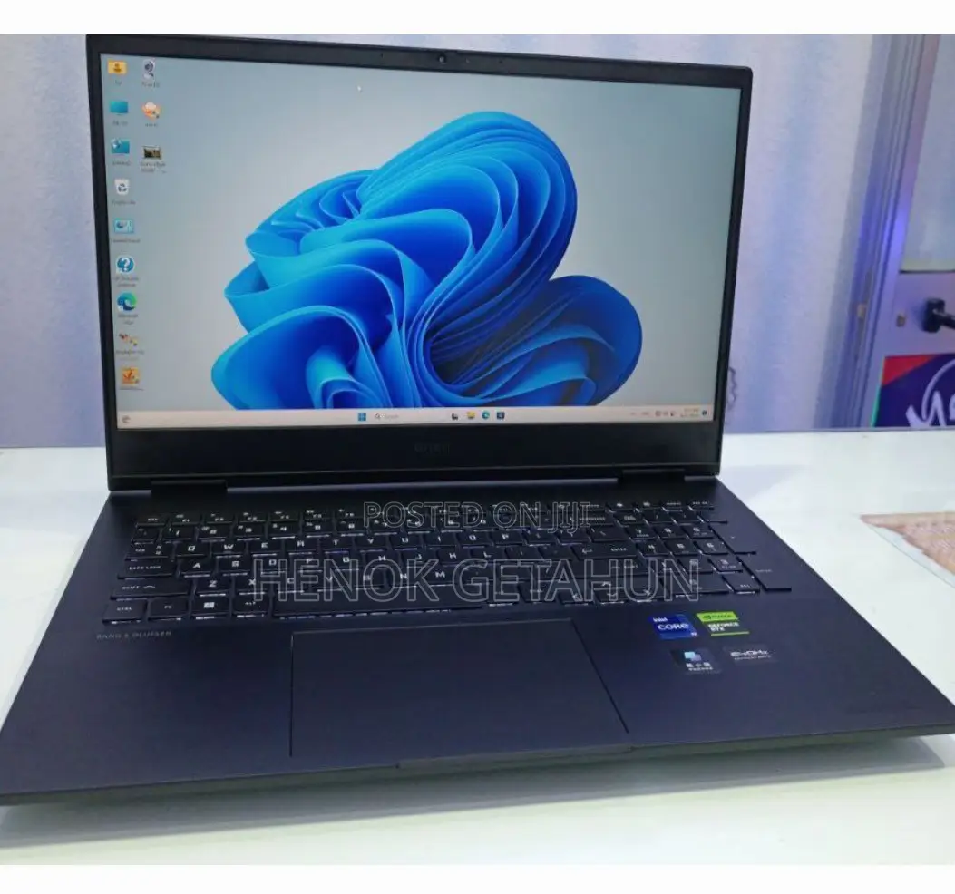 New Laptop HP Envy X360 16GB AMD Ryzen 7 SSD 512GB