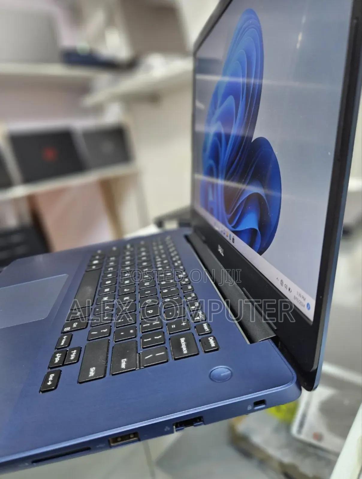 New Laptop Dell Inspiron 15 8GB Intel Core I5 SSD 512GB