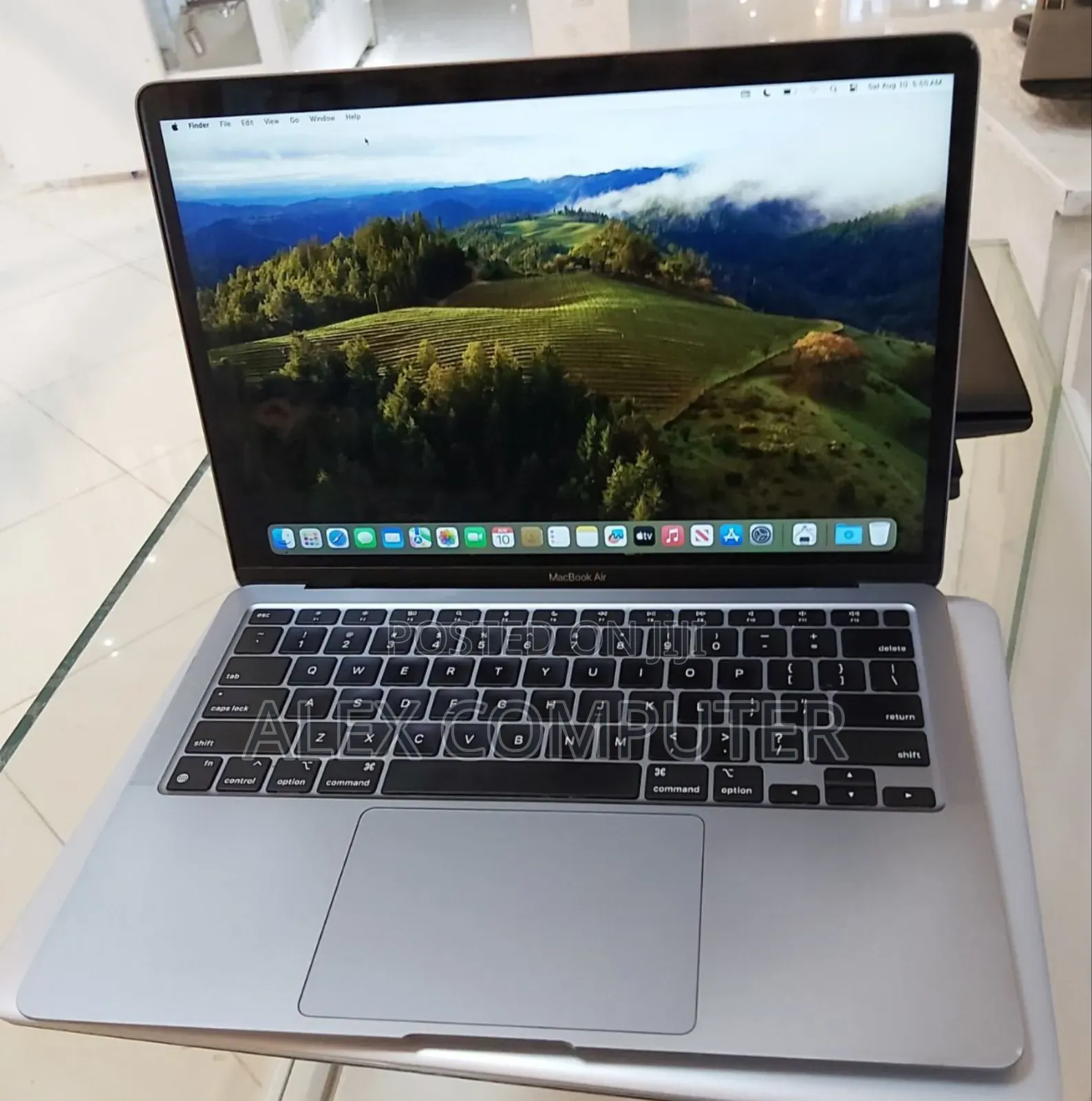 New Laptop Apple MacBook Air 2020 M1 8GB Apple M1 SSD 256GB