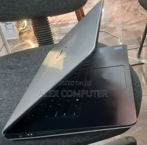 New Laptop Dell Inspiron 15 8GB Intel Core I5 SSD 1T