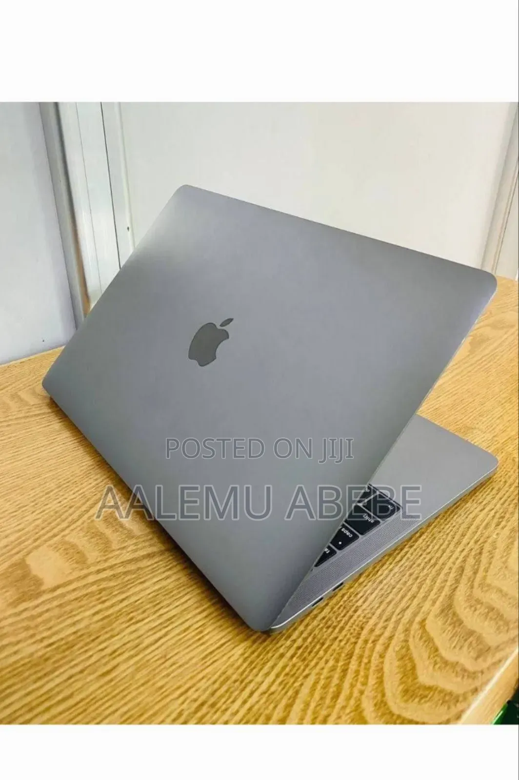 New Laptop Apple MacBook Pro M1 8GB SSD 512GB