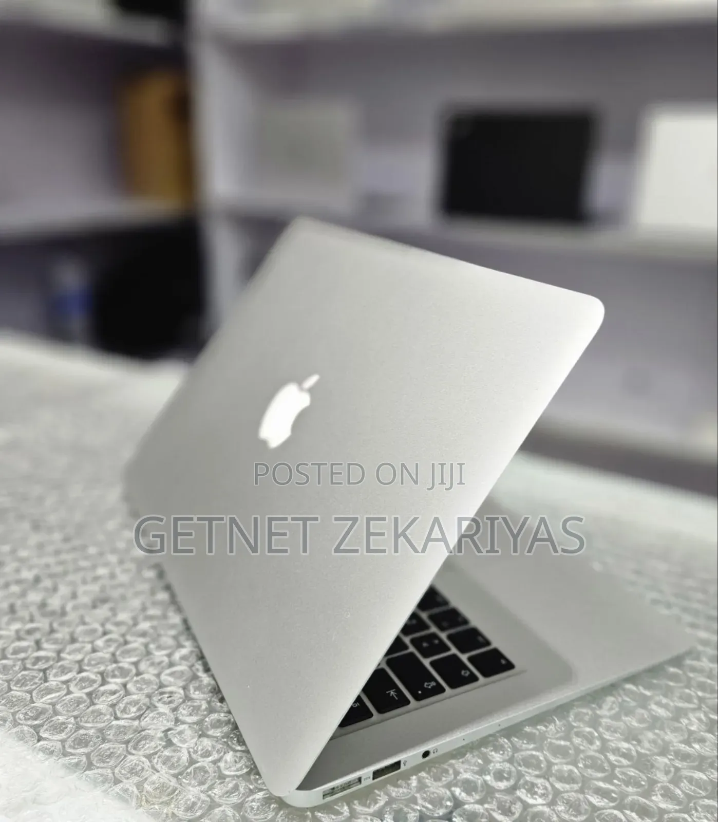 New Laptop Apple MacBook Air 2013 4GB Intel Core I5 SSD 128GB