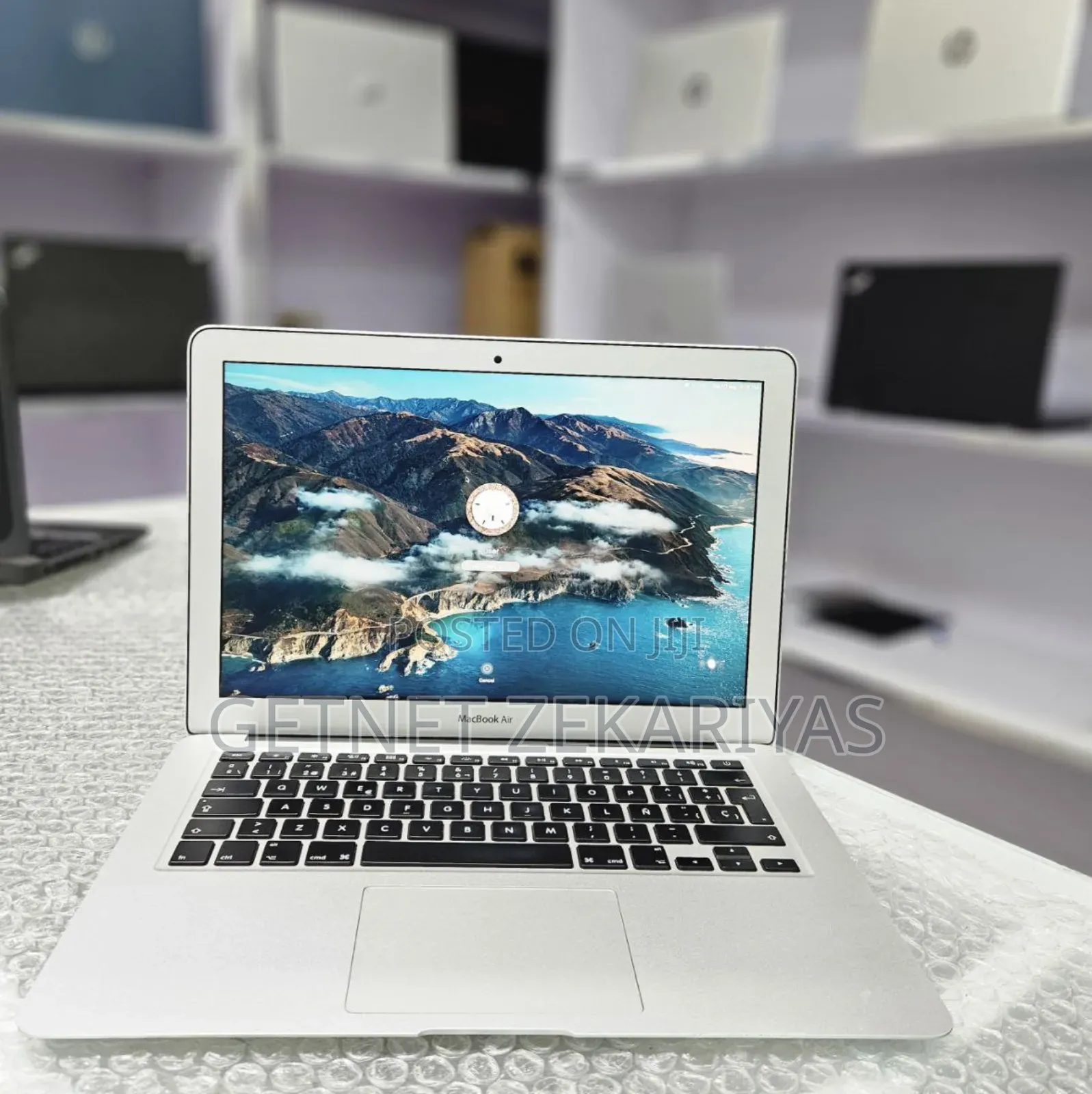 New Laptop Apple MacBook Air 2013 4GB Intel Core I5 SSD 128GB