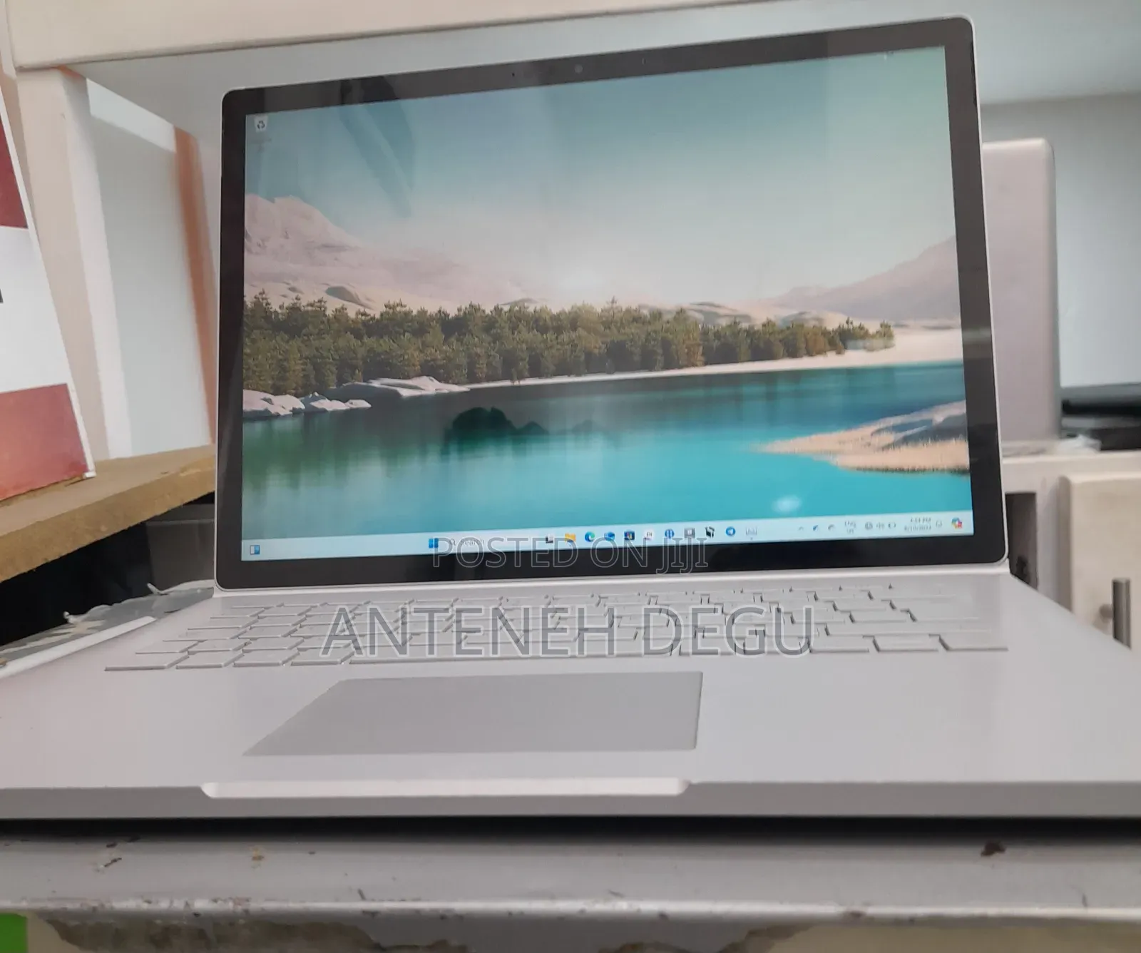 New Laptop Microsoft Surface Book 2 16GB Intel Core I7 SSD 256GB